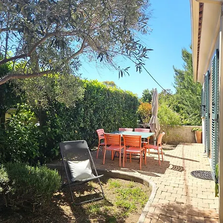 Acqua E Terra Avec Piscine Et Jardin A 350m Du Centre De Saint-florent アパート サン・フロラン